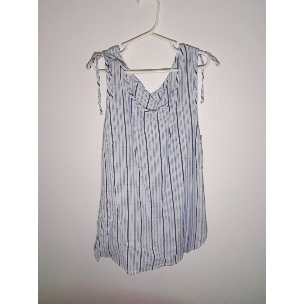 nwot, never worn, striped linen tank top with bows on the shoulders
